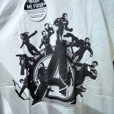 【USA直輸入】　MARVEL マーベル　アベンジャーズ　エンドゲーム　サークル　Tシャツ　クリーム色 映画　アメコミ　ヒーロー　キャプテンアメリカ　アイアンマン  サノス