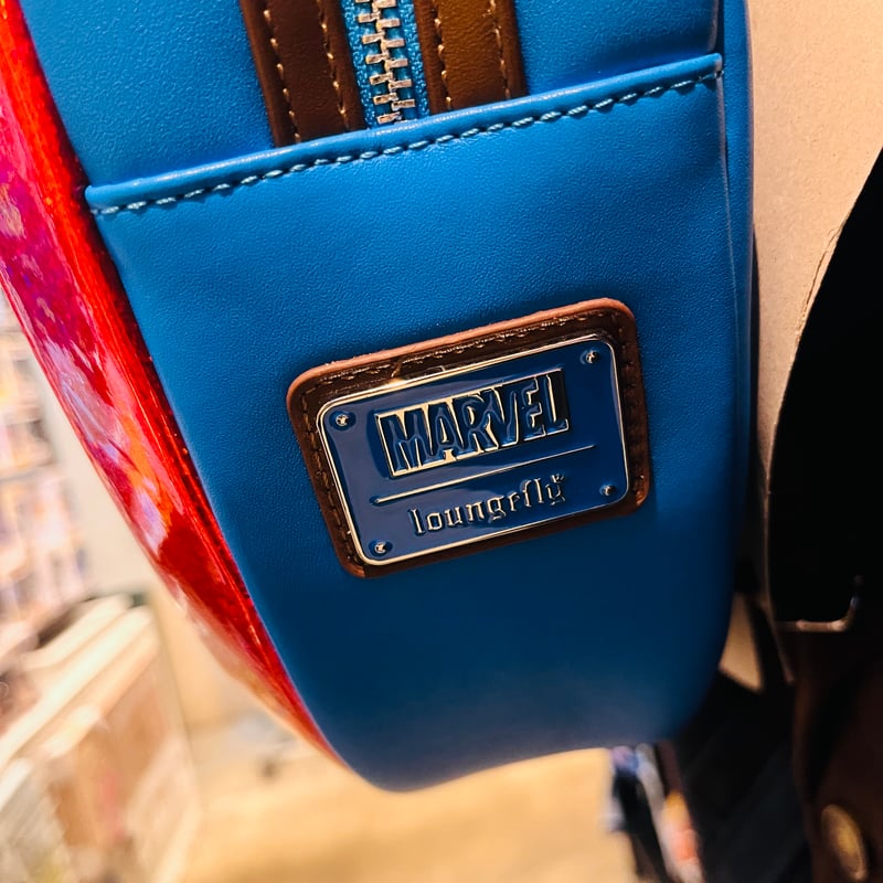 loungefly ラウンジフライ MERVEL キャプテンアメリカ リュック USA直輸入】ラウンジフライ キャプテンアメリカ 盾 シールド