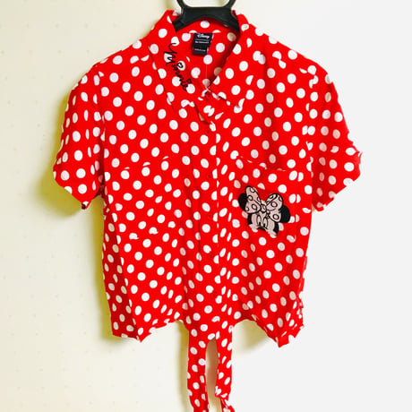 【USA直輸入】DISNEY　ミニーマウス　赤白　ドット柄　タイ フロント　半袖 シャツ　ディズニー　ミニー　Minnie Mouse　ボタンダウン　ミッキー　半袖シャツ　開襟シャツ　アパレル