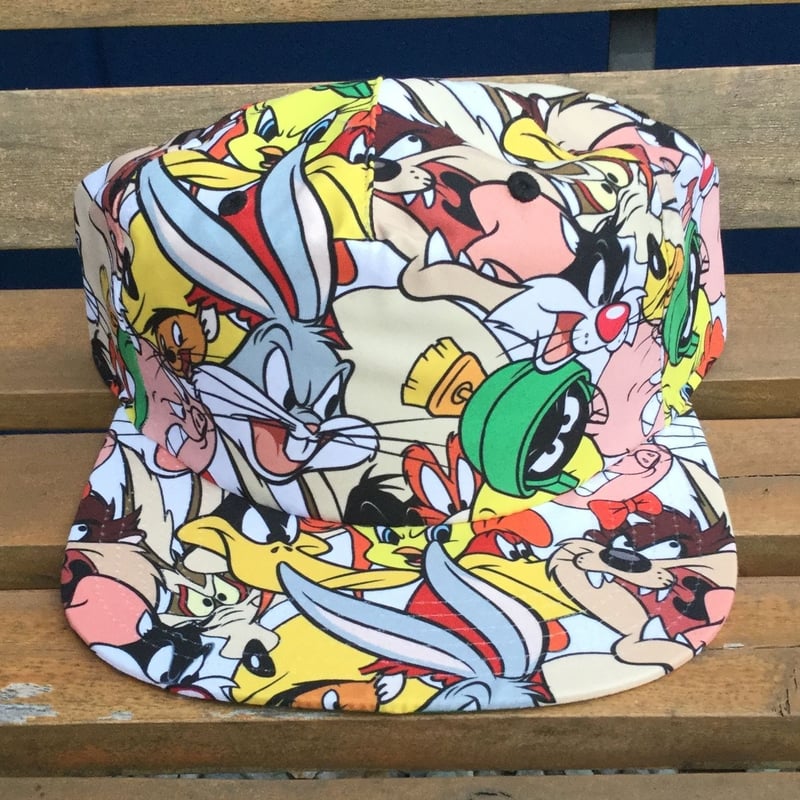 USA直輸入】looney tunes ルーニーチューンズ キャラクター 総柄