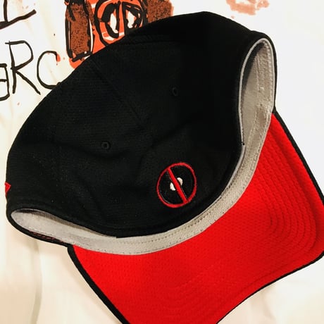 【USA直輸入】MARVEL　デッドプール　ロゴ　キャップ 39Thirty Fitted　ニューエラ　NEWERA　ベースボールキャップ　帽子　デップ　マーベル deadpool
