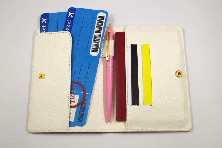 TIFFANY パスポートケース 箱・リボン付き 美品 TIFFANY パスポートケース 箱・リボン付き 美品 お名前入れオプション