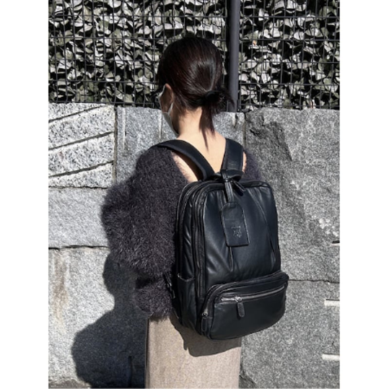 50%OFFSALE> 3つのルームが便利な やわらか牛革リュック(本革 50%OFFSALE> 3つのルームが便利な やわらか牛革リュック(本革