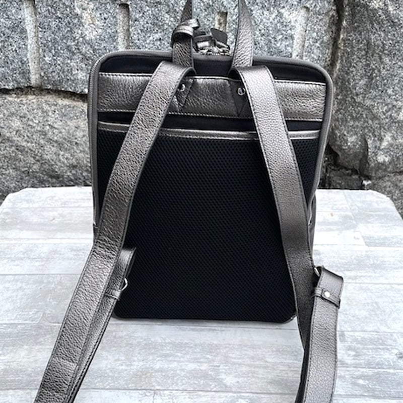 50%OFFSALE> 大人気のコの字デザインジッパーリュックの革がランク 