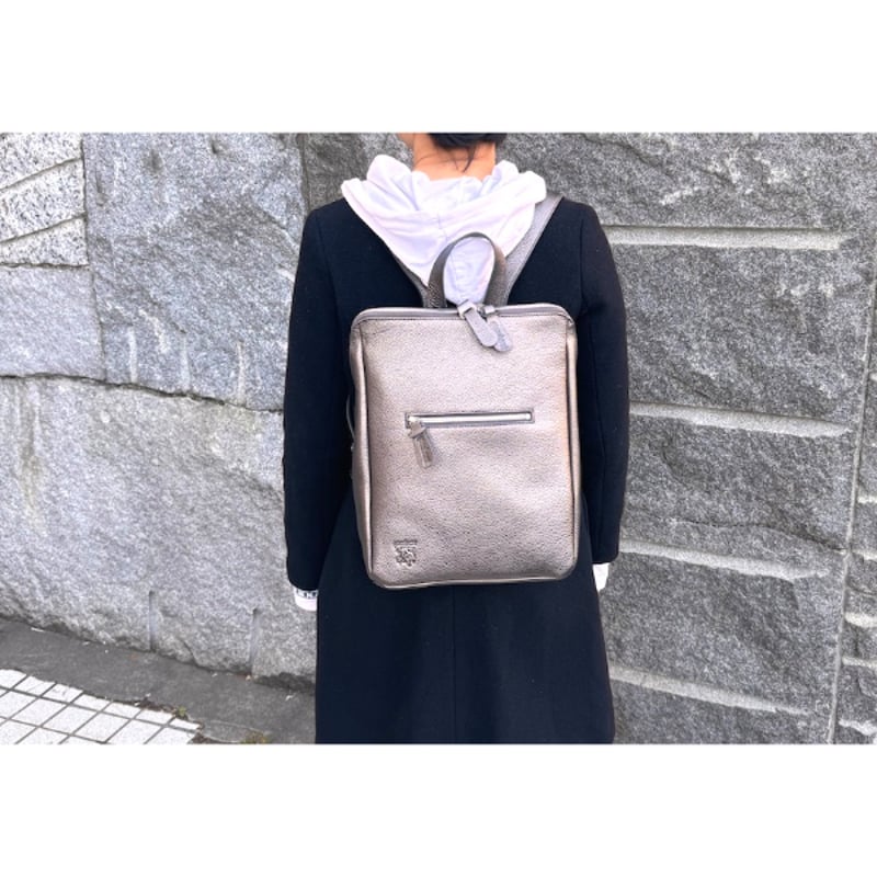 50%OFFSALE> 大人気のコの字デザインジッパーリュックの革がランク 