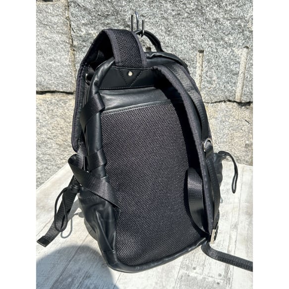NEW> ボリューム感のあるポケット群レザーリュック BLACK NEW> ボリューム感のあるポケット群レザーリュック BLACK