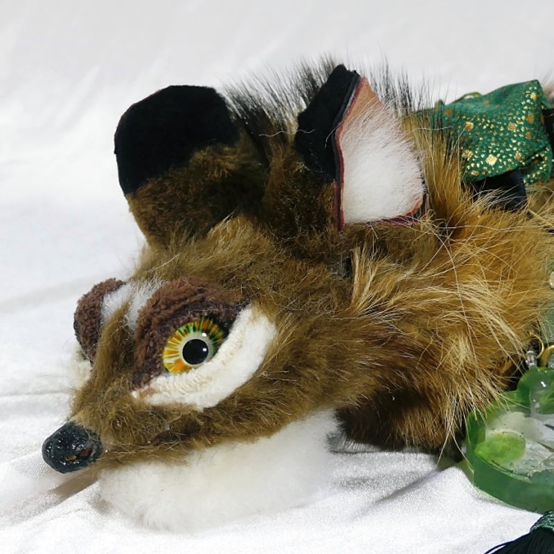 毛皮、テン、タヌキ、キツネの襟巻き 素材の種類｜World Fur