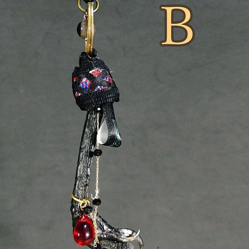 #pokoran（足首ブレス・天眼石キーホルダー）3点セット Charm Lock Bracelet : Tibetan Monk Skull – ZOCALO JAPAN
