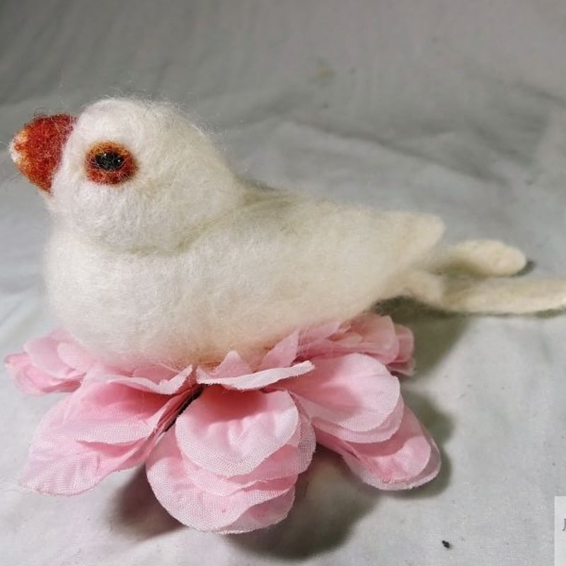 白文鳥のブローチ(羊毛フェルト) | 魔界ノ風鷹