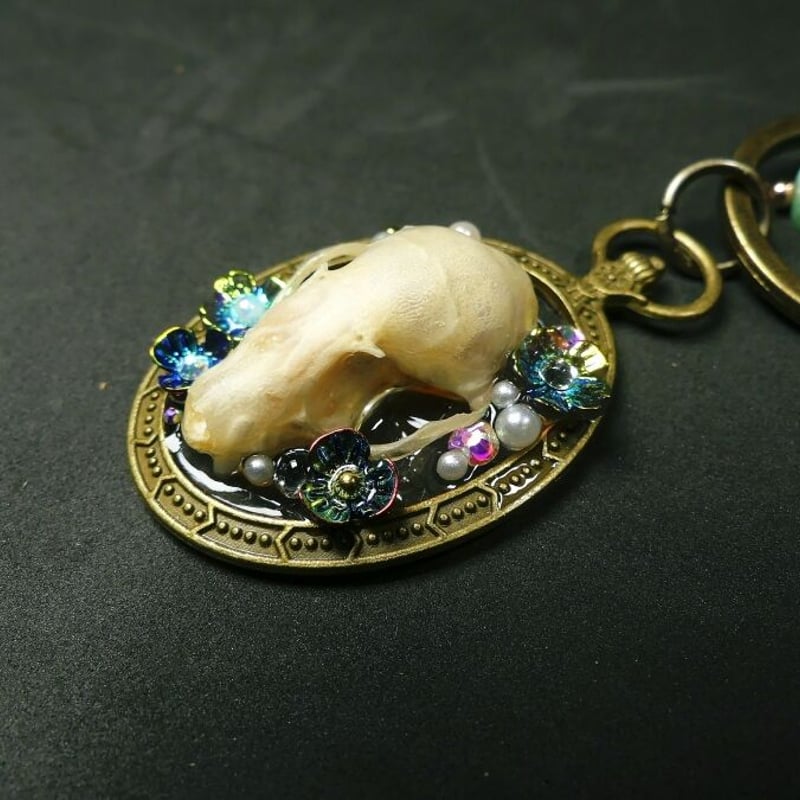 コウモリ頭骨のキーホルダー（額縁） | 魔界ノ風鷹