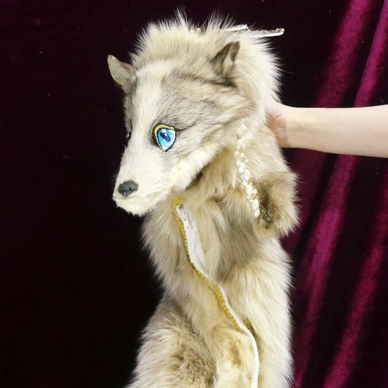 ショルダーバックを下げたプラチナフォックスさん けものショルダー（プラチナフォックス） | 魔界ノ風鷹
