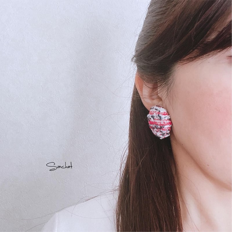 ツイードのサークルピアス | Sachet