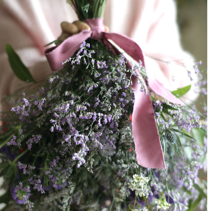 紫のスターチスを使ったスワッグ（壁飾り）定番サイズ | oeuvre