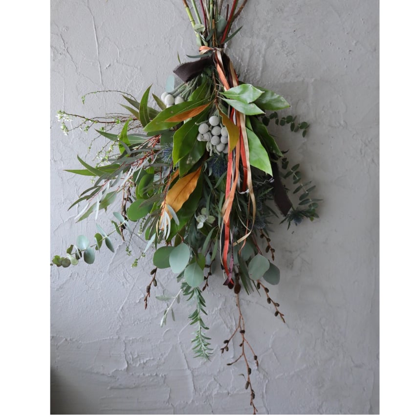 sty〜グリーンとホワイトリボンのナチュラルスワッグ&ロゼッタミニスワッグ 多種リボンとグリーンのスワッグ（中サイズ） | oeuvre