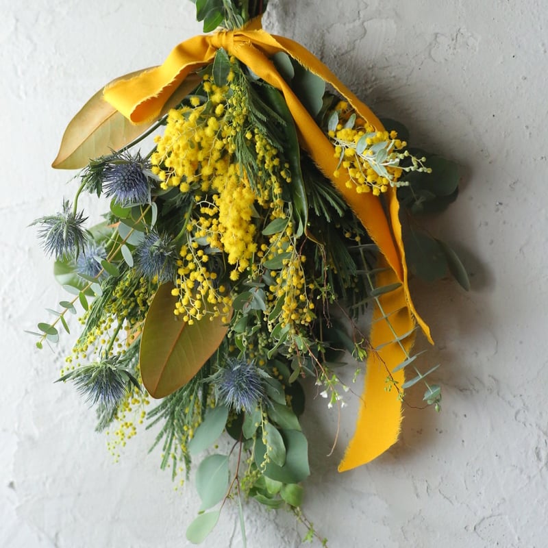 専用＊ミモザ＆グリーン　フェイクスワッグ ミモザとグリーンのスワッグ（壁飾り）小サイズ | oeuvre