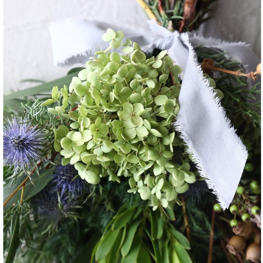 数量限定＞アナベルと木の実のスワッグ（壁掛け）小サイズ | oeuvre