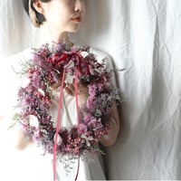 ＜季節限定＞スモークツリーとスターチス、ピンクペッパーのリース（オーバル型）