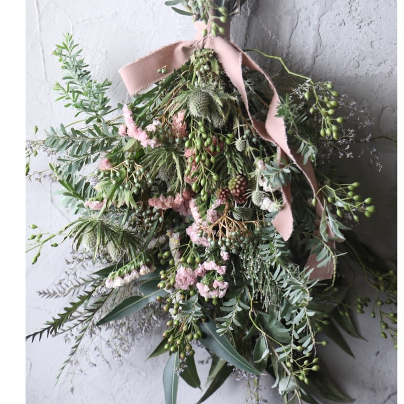 期間限定＞野バラの実とスターチスのスワッグ（壁掛け）小サイズ | oeuvre