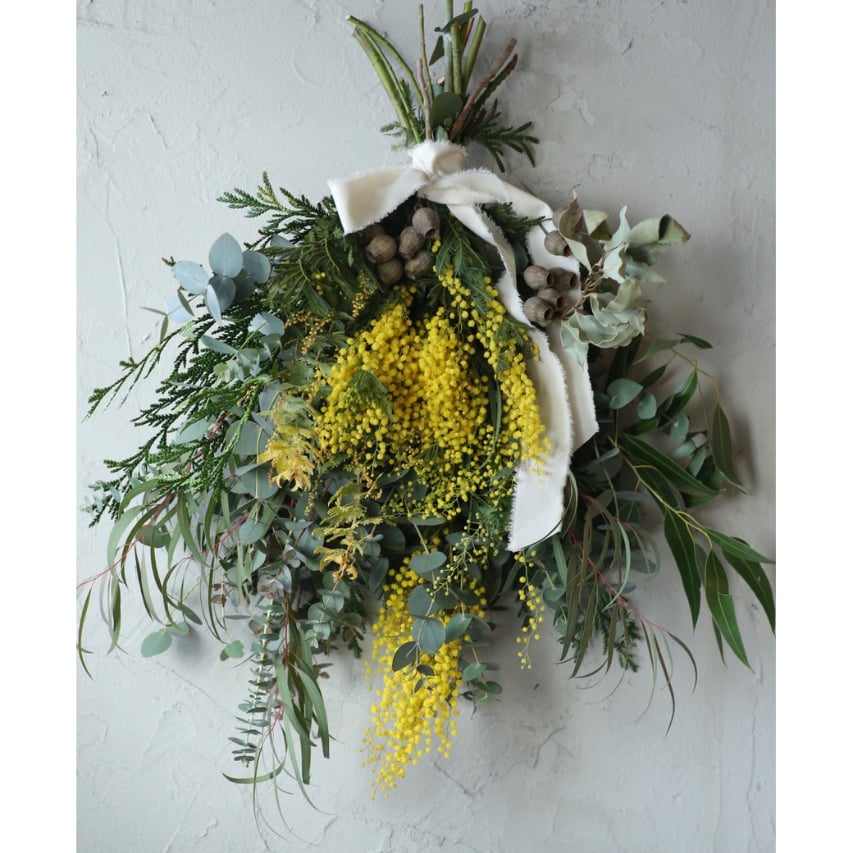 専用＊ミモザ＆グリーン　フェイクスワッグ ミモザとグリーンのスワッグ（壁飾り）定番サイズ | oeuvre