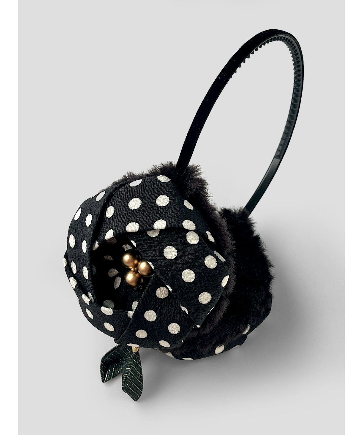 あそ美や 椿のイヤーマフ 黒×白ドット（大） | Arcobaleno Magia onlin