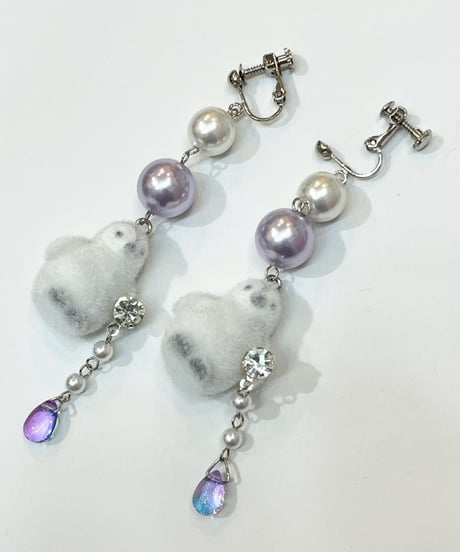 mignardises/ミニャルディーズ　皇帝ペンギンの赤ちゃんイヤリング(ｍ176-2)