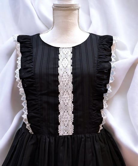 Perla nell' ostrica　トーションレース付きノースリーブワンピース（BK×WH）◆ SALE ◆