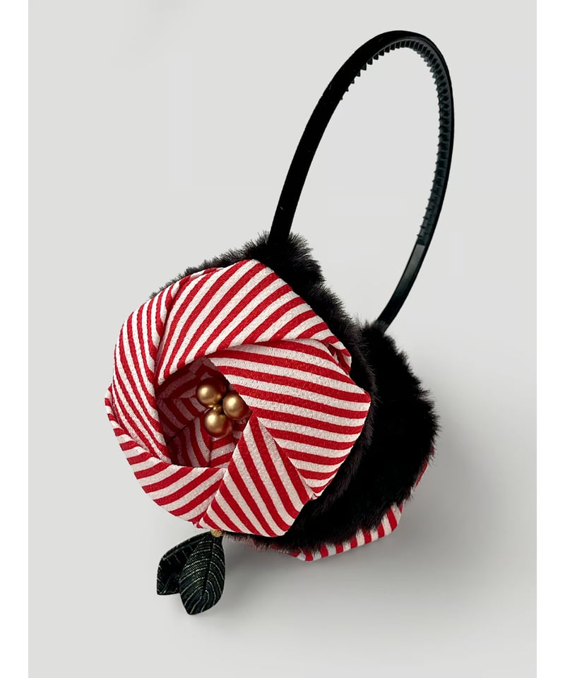 508.ファッション　椿　イヤーマフ（レッド） あそ美や 椿のイヤーマフ 赤×白ストライプ | Arcobaleno Magia online