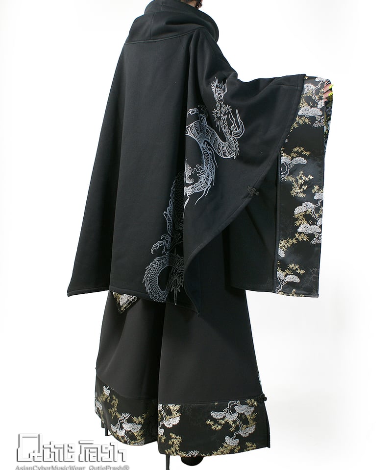 QutieFrash ポンチョ 普段着としても主役級のカッコ良さ✨アシメポンチョが新登場🤩​左右で