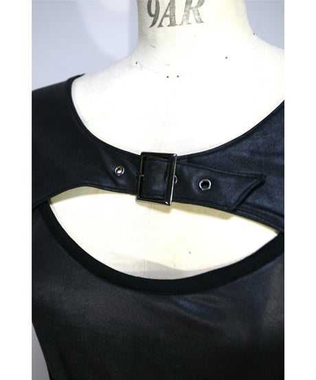 PRESENCE！/プレゼンス　261A126C　前ヨークにバックルが付いた半袖Tシャツ