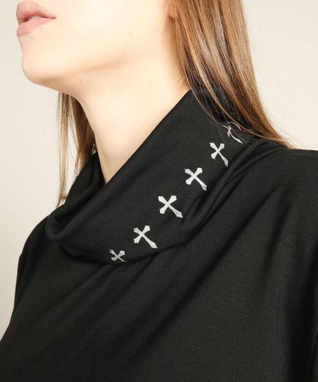 h.NAOTO/エイチ・ナオト　High Neck Cross TOPS