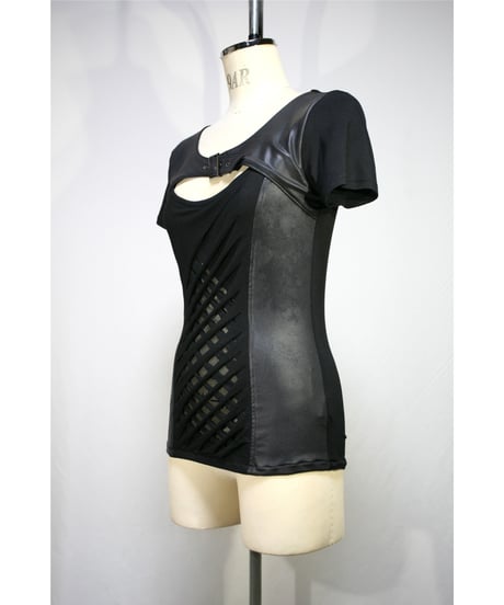 PRESENCE！/プレゼンス　261A125C　前ヨークにバックルが付いた半袖Tシャツ