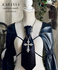 KARANSA/カランサ　KN-548 《バロッククロス・アスコットタイ》 シルク製アスコットタイ＆ネックレス2way