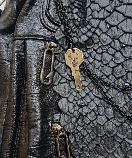 h.NAOTO/エイチ・ナオト　dragon leather shoulder bag