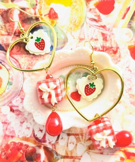 mignardises/ミニャルディーズ　ハートいちごブロックピアス（ｍ170-1）