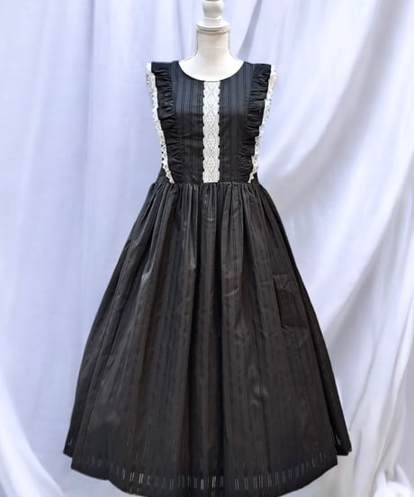 Perla nell' ostrica　トーションレース付きノースリーブワンピース（BK×WH）◆ SALE ◆