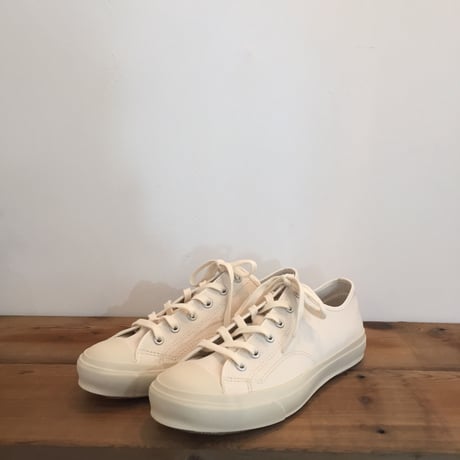 《evam eva》canvas  sneaker