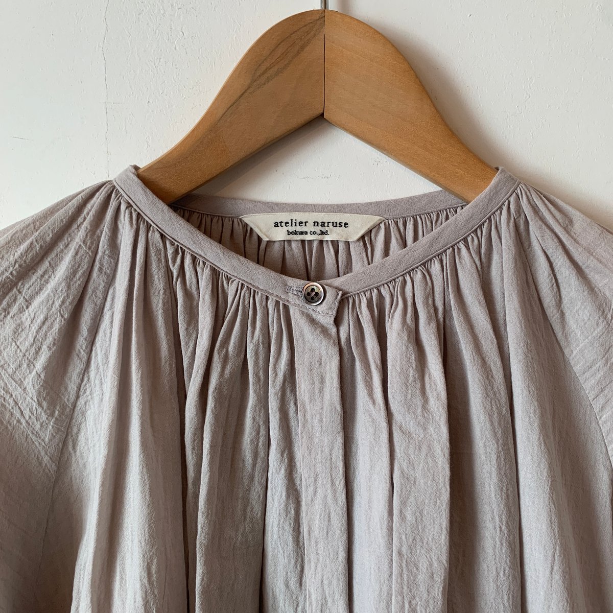 アトリエナルセ　　コットンギャザーブラウス atelier naruse》コットンギャザーブラウス | toalu online shop