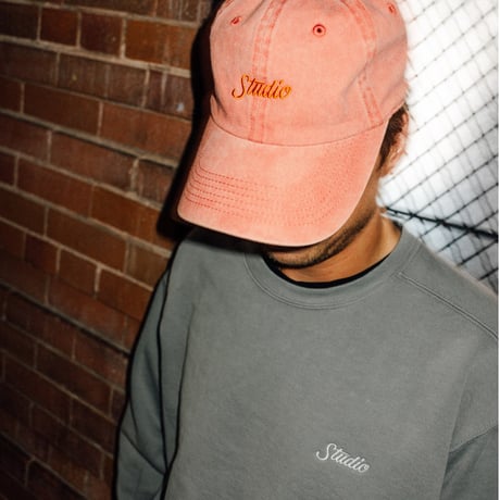 STUDIO SKATEBOARDS SMALLSCRIPT GARMENTDYED CREWNECK - GREY