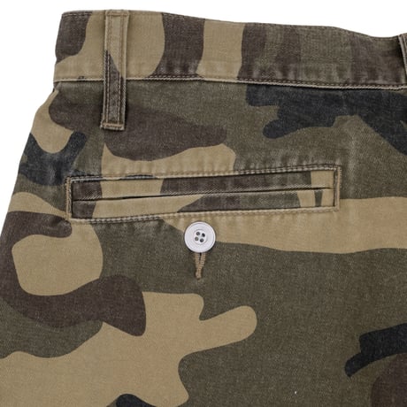 INTERBREED CROPPED CAMOUFLAGE SHORTS - WOODLAND CAMO