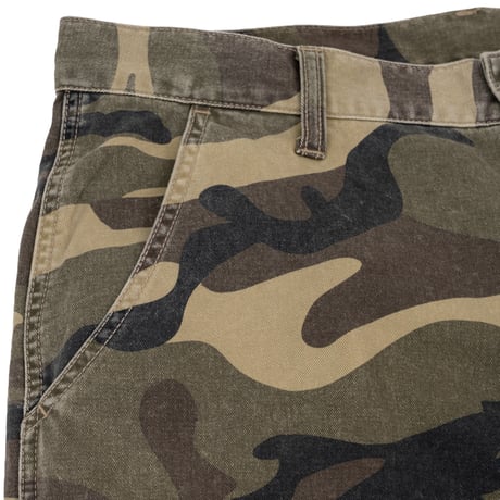 INTERBREED CROPPED CAMOUFLAGE SHORTS - WOODLAND CAMO