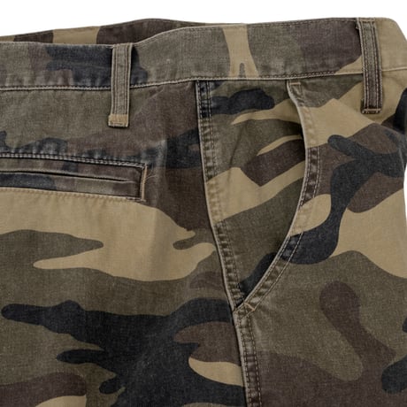 INTERBREED CROPPED CAMOUFLAGE SHORTS - WOODLAND CAMO