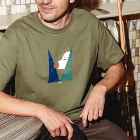 STUDIO SKATEBOARDS CHATELAINE TEE - OLIVE