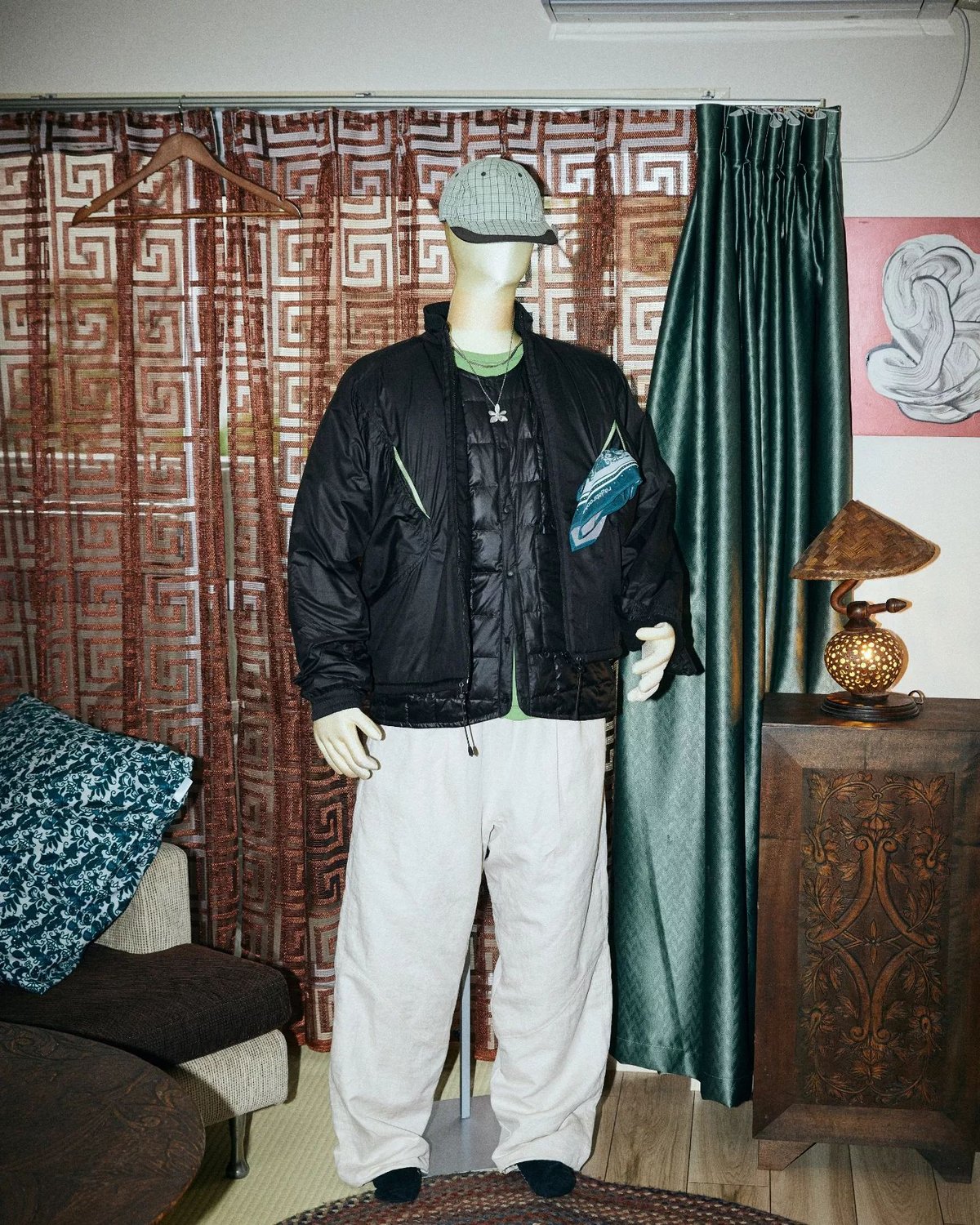 RAJABROOKE 半袖インナーDOWN JACKET - BLACK | BOTTOM LINE
