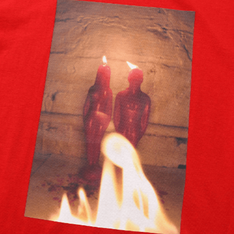 SAINTS&SINNERS CANDLE TEE-RED