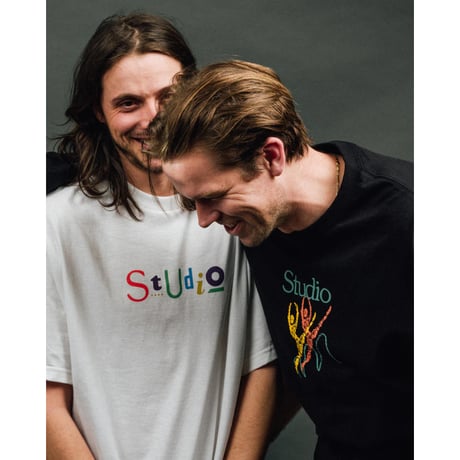 STUDIOSKATEBOARDS MULTI MEDIA TEE  - WHITE