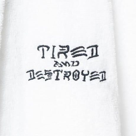 TIRED X THRASHER T&D BATH ROBE - WHITE