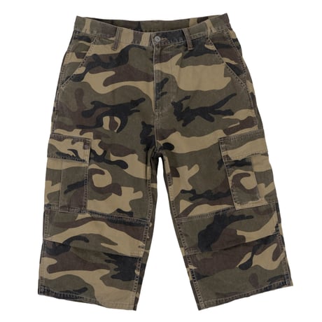 INTERBREED CROPPED CAMOUFLAGE SHORTS - WOODLAND CAMO