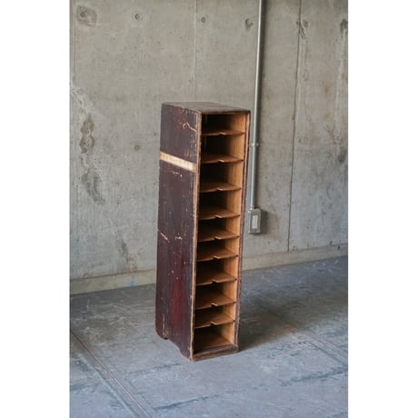 棚 Wooden shelf