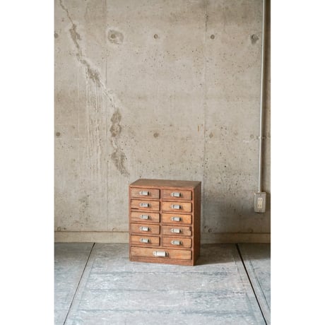 引き出し棚　Drawer