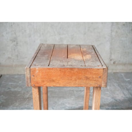 台 Wooden stand
